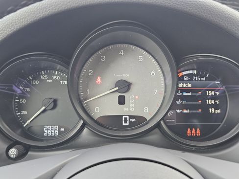 Certified 2025 Porsche Macan S image 16