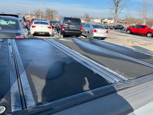 Used 2005 Nissan Frontier SE image 9