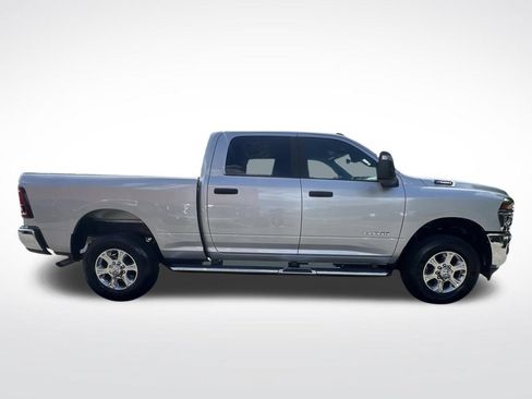 Used 2026 RAM 2500 Big Horn AWD/4WD image 6