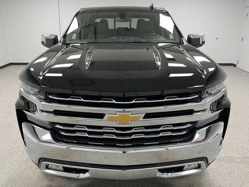 Used 2021 Chevrolet Silverado 1500 LTZ AWD/4WD image 3
