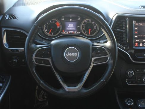 Used 2019 Jeep Cherokee Limited image 11