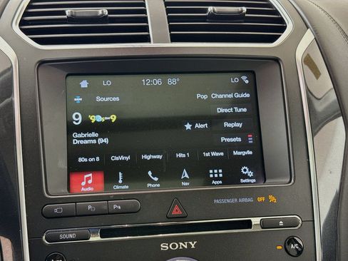 Used 2018 Ford Explorer Platinum AWD/4WD image 15