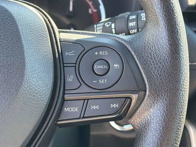 Used 2025 Toyota RAV4 XLE AWD/4WD image 30