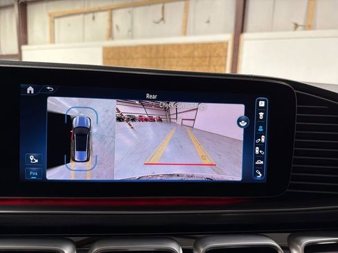 Used 2024 Mercedes-Benz GLS 450 4MATIC image 18