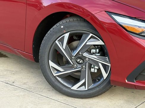 New 2025 Hyundai Elantra Sport image 9