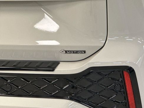 New 2026 Volkswagen Tiguan SEL R-Line image 26