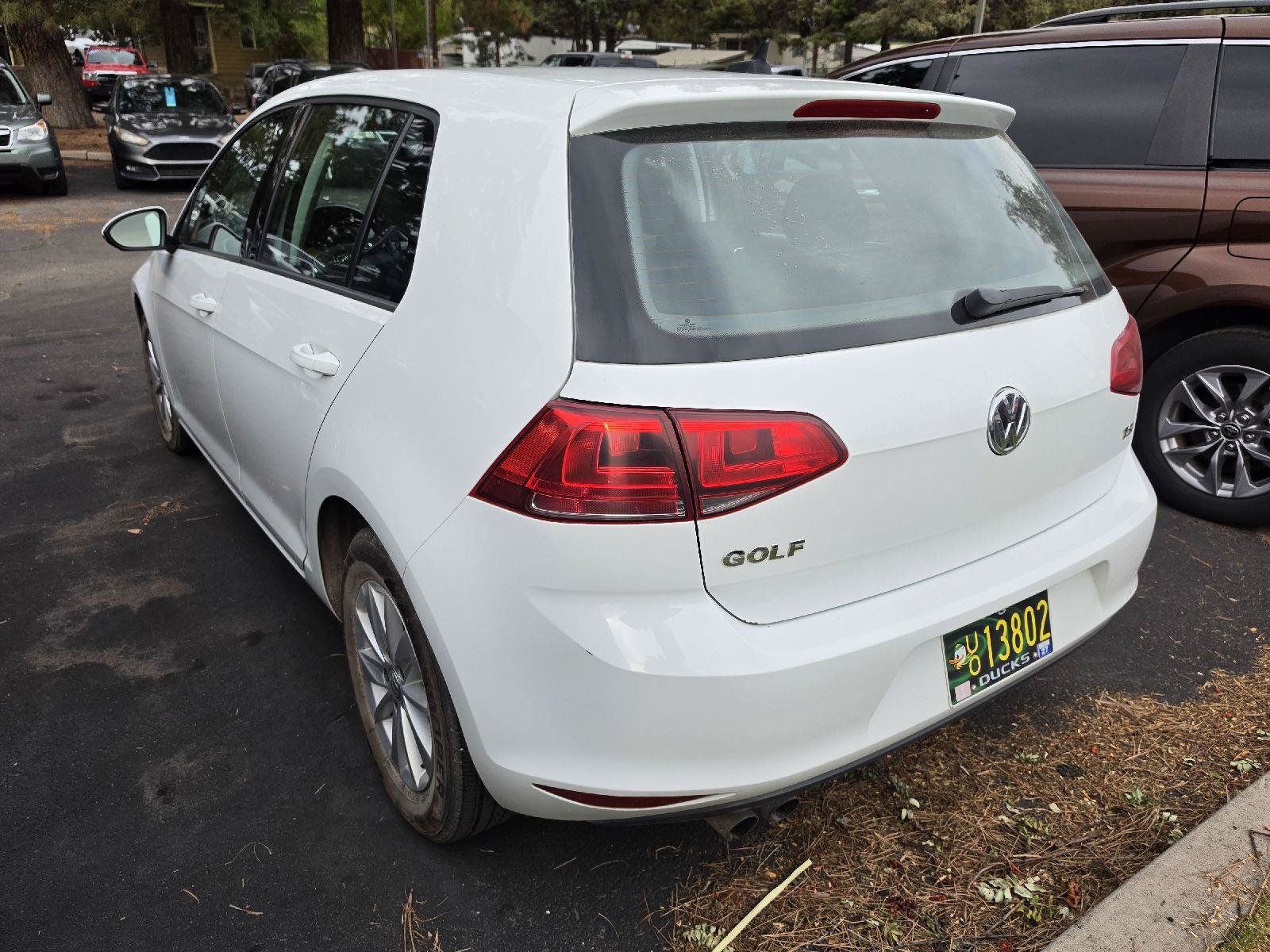 Used 2016 Volkswagen Golf S FWD image 2