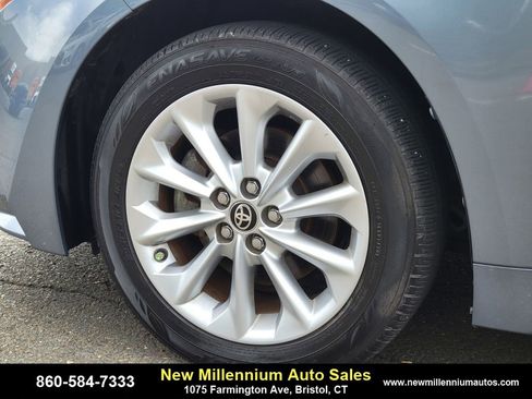 Used 2021 Toyota Corolla LE w/ LE Convenience Package image 30