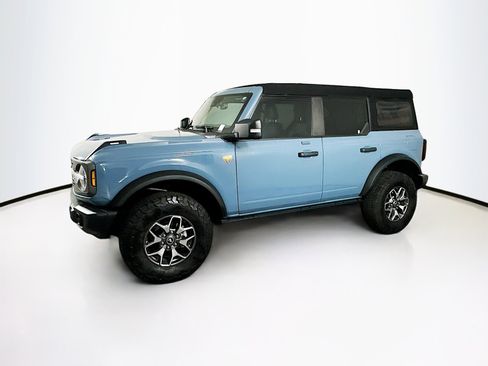 Used 2023 Ford Bronco Badlands image 4