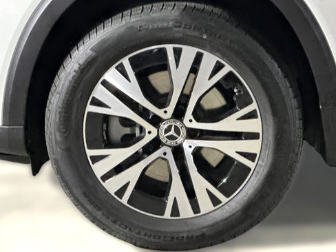 Used 2026 Mercedes-Benz GLB 250 image 11