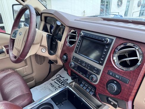 Used 2012 Ford F250 King Ranch w/ King Ranch w/Chrome Pkg image 19