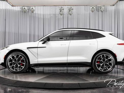 Used 2021 Aston Martin DBX AWD/4WD image 10