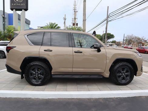 New 2026 Lexus LX 700h Overtrail image 4