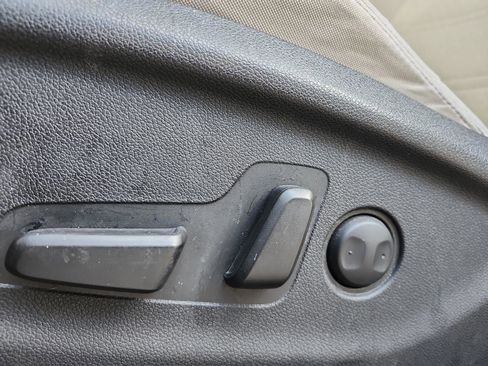 Used 2017 Kia Sorento LX w/ LX Convenience Package image 14