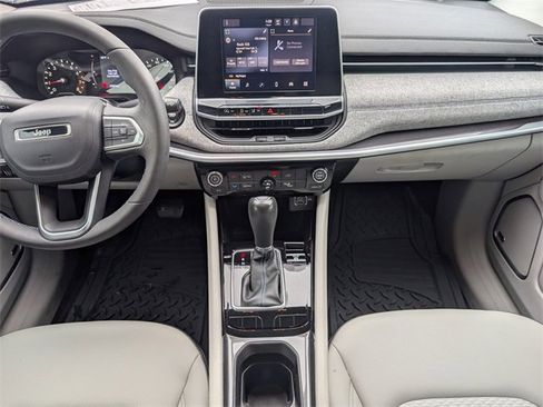 Used 2022 Jeep Compass Latitude w/ Sun and Sound Group image 7