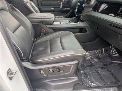 Used 2025 RAM 1500 Limited AWD/4WD image 20