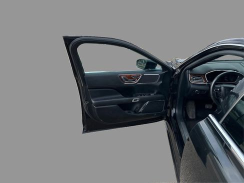 Used 2020 Lincoln Continental FWD image 26