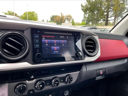 Used 2016 Toyota Tacoma SR5 w/ SR5 Appearance Package (DN) image 22