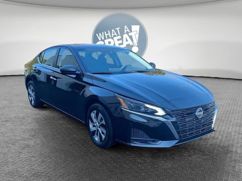Used 2025 Nissan Altima 2.5 S FWD image 1