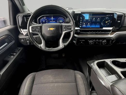 Used 2024 Chevrolet Silverado 2500 LT AWD/4WD image 5