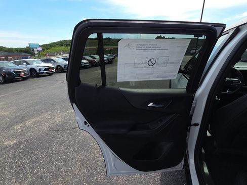 New 2026 Chevrolet Equinox LT w/ Convenience Package II FWD image 26