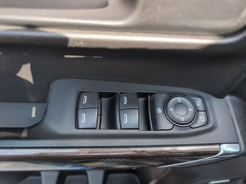 Used 2019 Chevrolet Silverado 1500 LT Trail Boss AWD/4WD image 18