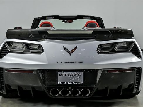 Used 2015 Chevrolet Corvette Z06 w/ 3LZ Preferred Equipment Group RWD image 11