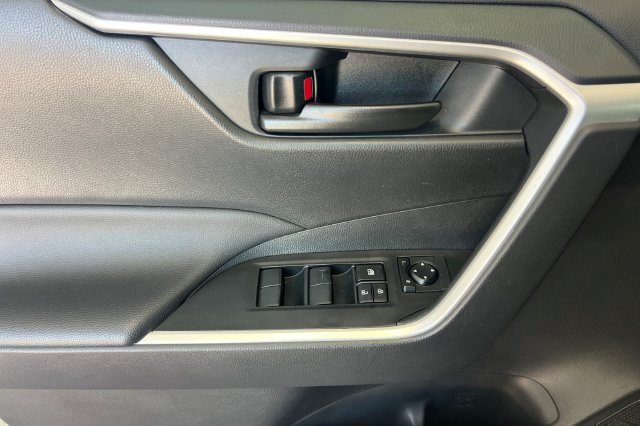 Used 2025 Toyota RAV4 LE FWD image 11