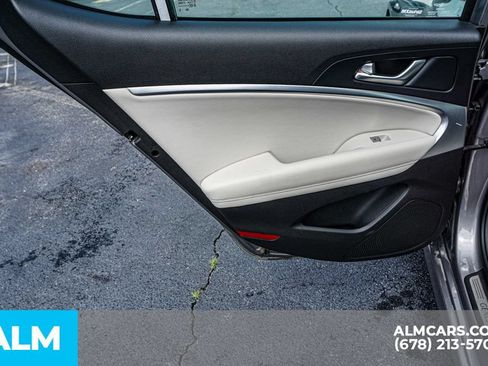 Used 2025 Genesis G70 2.5T AWD/4WD image 50