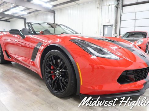Used 2015 Chevrolet Corvette Z06 w/ 3LZ Preferred Equipment Group image 25