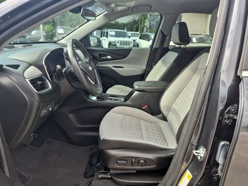 Used 2022 Chevrolet Equinox LT FWD image 11