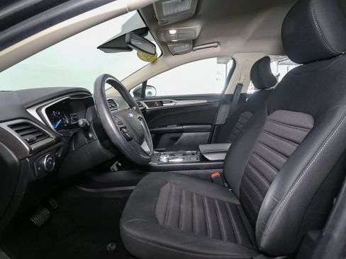 Used 2019 Ford Fusion SE FWD image 37