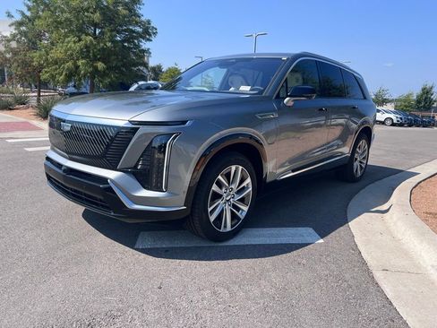 New 2026 Cadillac Vistiq Luxury w/ LPO, Floor Liner Package image 3