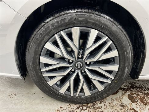 Used 2024 Nissan Altima 2.5 SV image 26