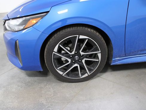 Used 2025 Nissan Sentra SR FWD image 14