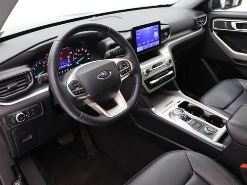 Used 2022 Ford Explorer XLT w/ Equipment Group 202A image 15