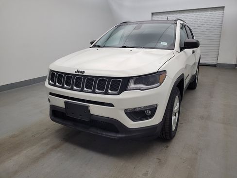 Used 2019 Jeep Compass Latitude w/ Popular Equipment Group AWD/4WD image 15