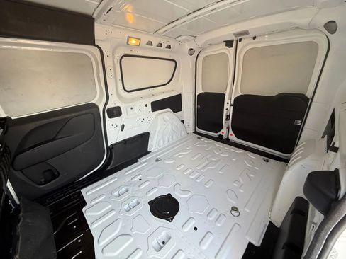 Used 2018 RAM ProMaster City Tradesman image 11