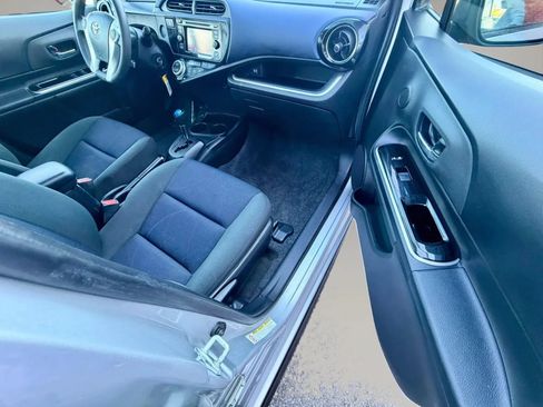 Used 2017 Toyota Prius C Two FWD image 9