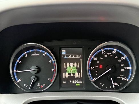 Used 2018 Toyota RAV4 Limited image 24