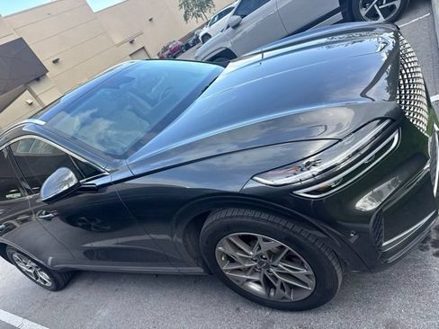 Used 2023 Genesis GV70 2.5T w/ Advanced Package AWD/4WD image 4