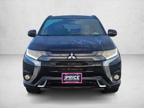 Used 2019 Mitsubishi Outlander SE image 2