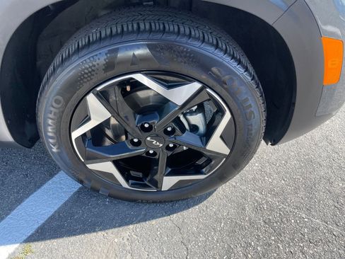 Used 2025 Kia Seltos S image 32