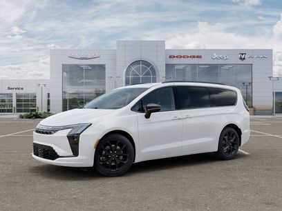 New 2027 Chrysler Pacifica Limited w/ S Appearance Package