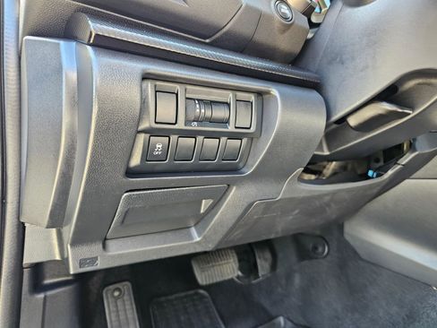 Used 2019 Subaru Crosstrek 2.0i Premium image 21