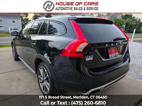 Used 2017 Volvo V60 T5 Cross Country w/ Climate Package AWD/4WD image 7