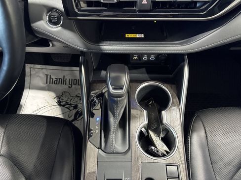 Used 2023 Toyota Highlander Limited image 21