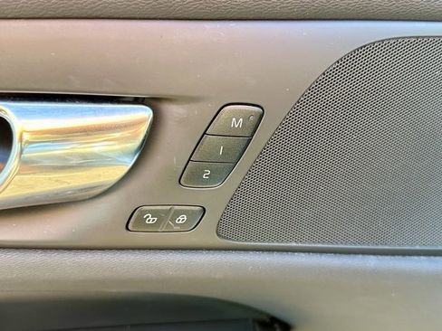 Used 2022 Volvo S60 B5 Inscription image 12