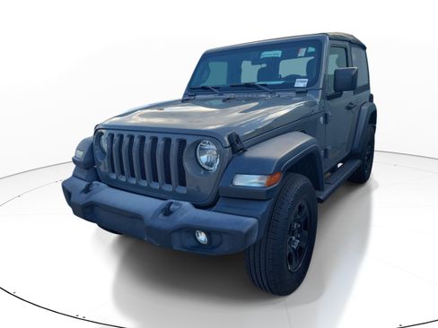 Used 2020 Jeep Wrangler Sport AWD/4WD image 3