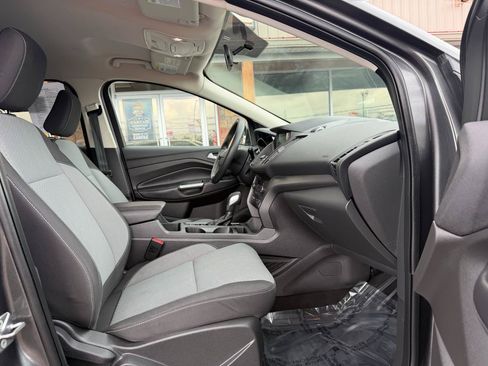 Used 2019 Ford Escape SE FWD image 22